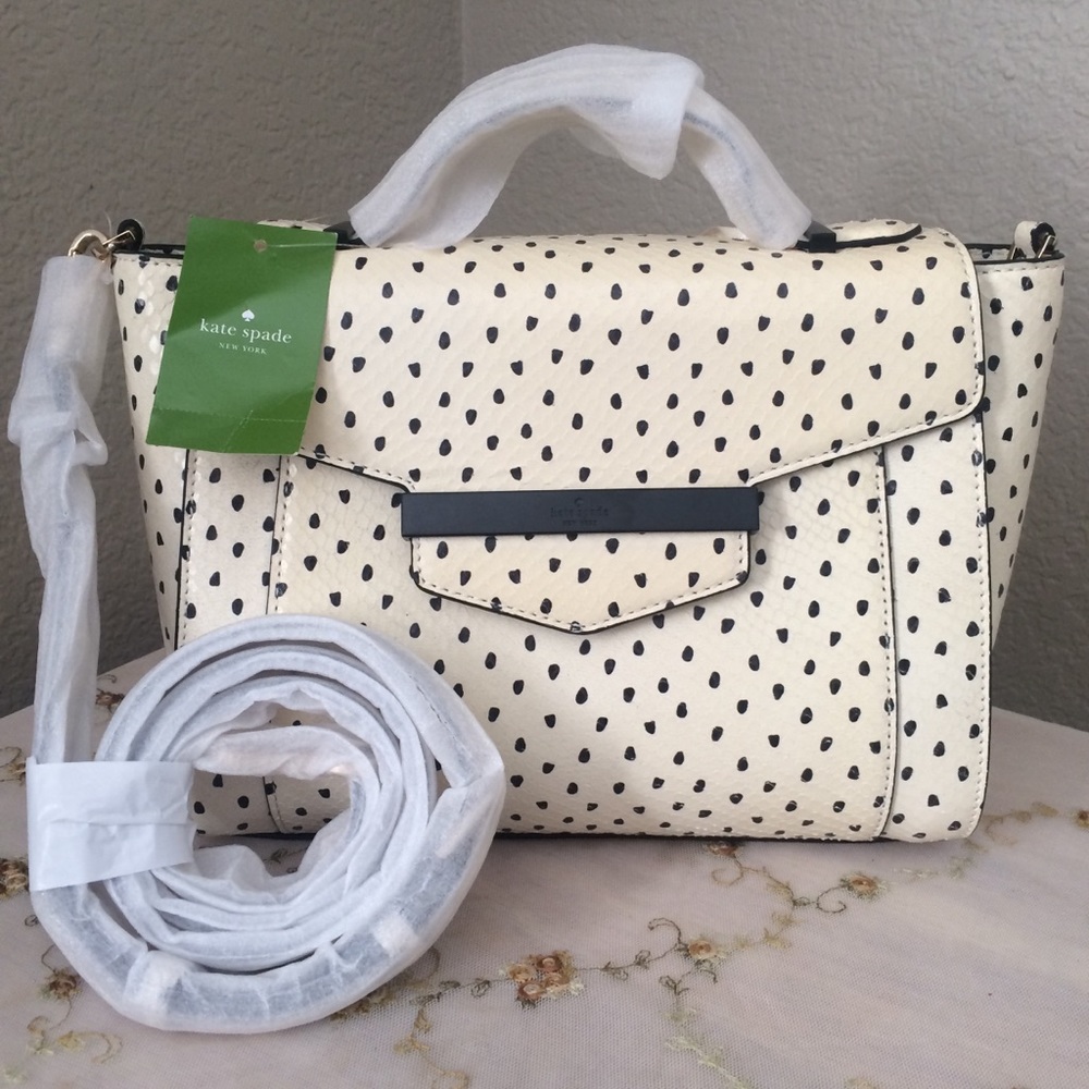 NWT Kate Spade cross body leather purse. 👜🛍